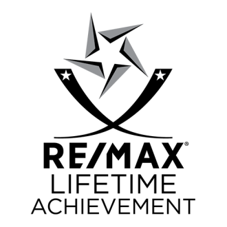 RE/MAX LIFETIME. ACHIEVEMENT
RE/MAX high performance award.