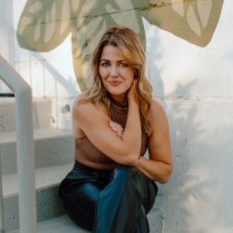 Alanna Hollis